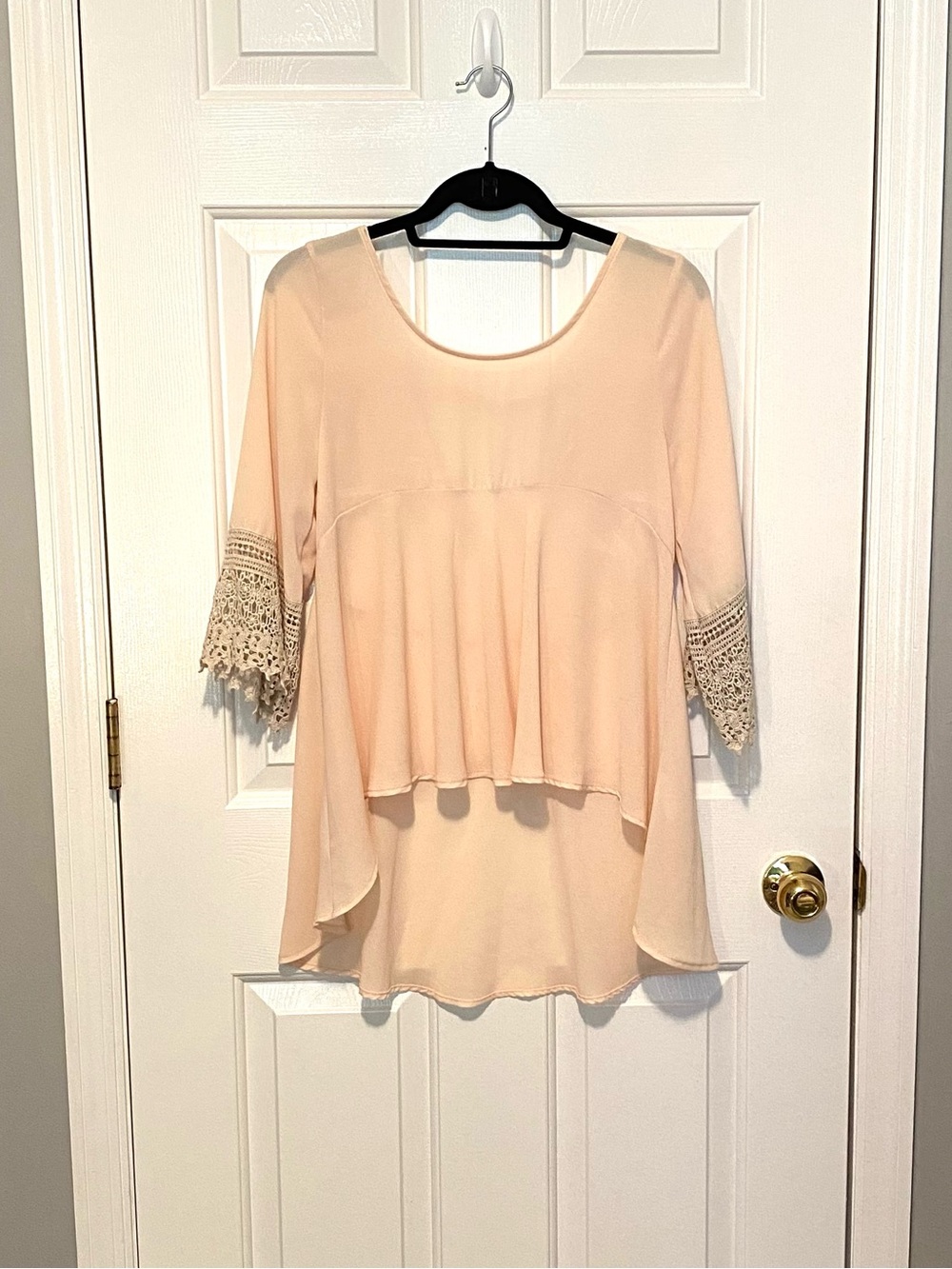 Altar’d State XS peach Crochet Lace Bell Sleeve High Low Boho Tunic 223